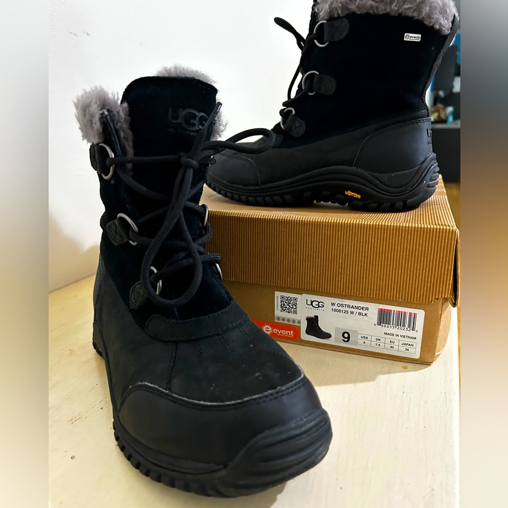 Women’s size US 9 —Ugg waterproof Ostrander boots